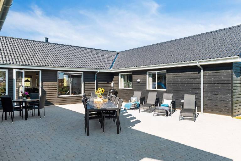 Fully equipped charming vacation home with pool, terrace & BBQ | Pets are welcome — photo 5