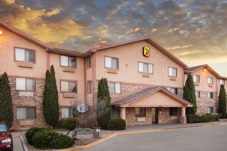 Super 8 By Wyndham Kingman — photo 4