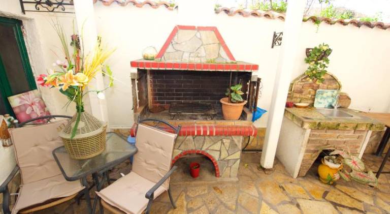 Fully equipped beautiful apartment with jacuzzi, grill & private pool | Pet-friendly — photo 5