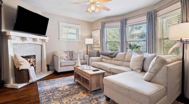 Apartment with 2 rooms for 4 persons in Cleveland, OH