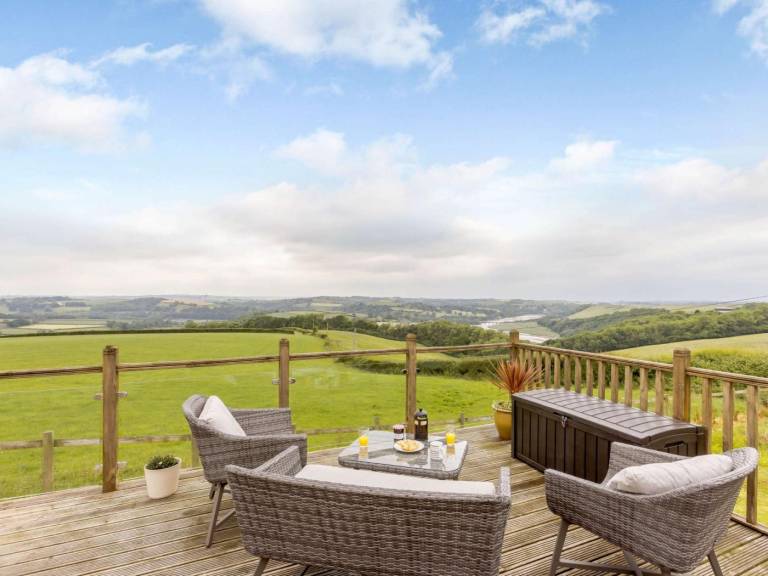 Lodge with jacuzzi & garden — photo 4