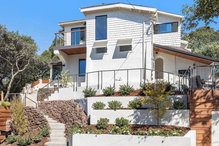 House  Oakland