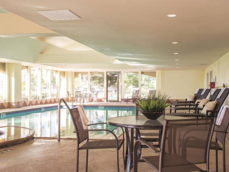 La Quinta Inn & Suites by Wyndham Lubbock North — photo 3