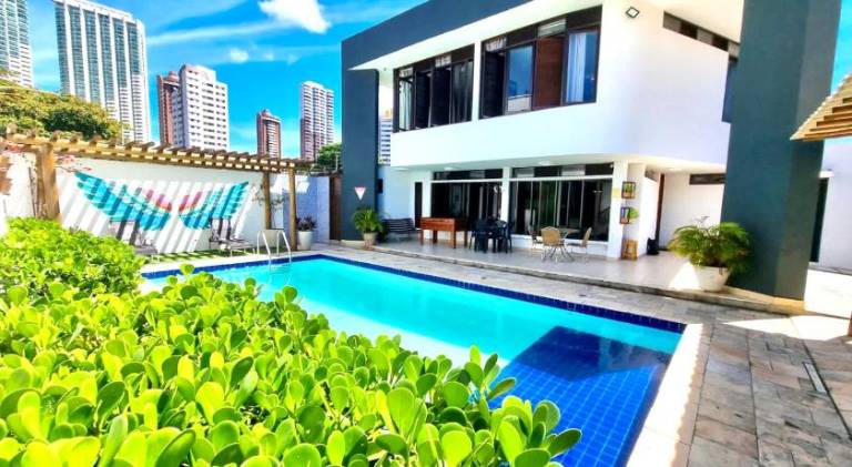 House with pool in Natal