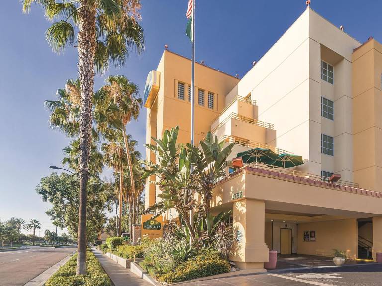 La Quinta Inn & Suites by Wyndham Anaheim in Orange, CA