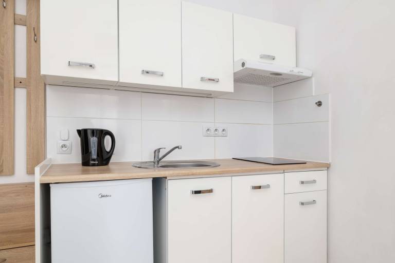 Family-friendly studio with fast internet | Pet-friendly — photo 3