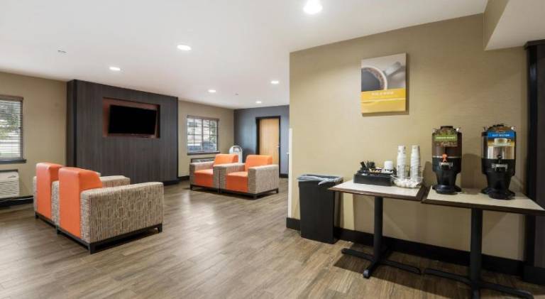 Studio 6 Lenexa, KS - Overland Park — photo 2