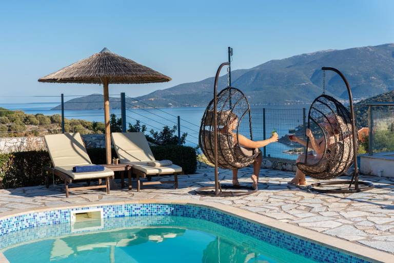 Holiday apartment with jacuzzi & pool in Kefalonia