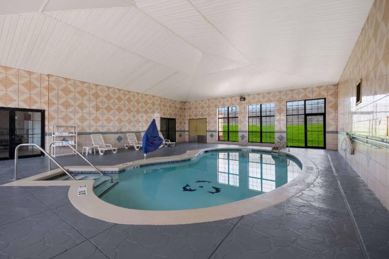 Quality Inn & Suites Oklahoma City North — photo 4