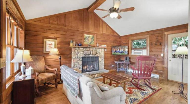 House | Suitable for remote work | Pets allowed in Blowing Rock, NC