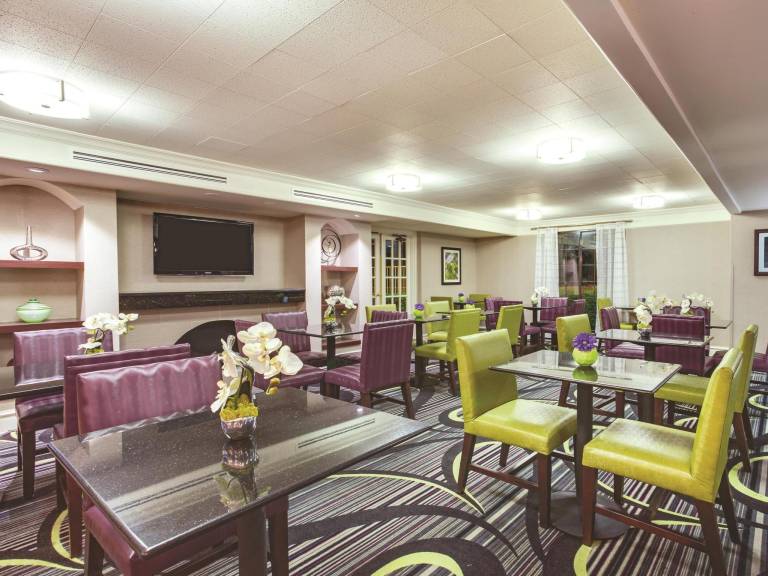 Days Inn by Wyndham Gainesville University I-75 — photo 4