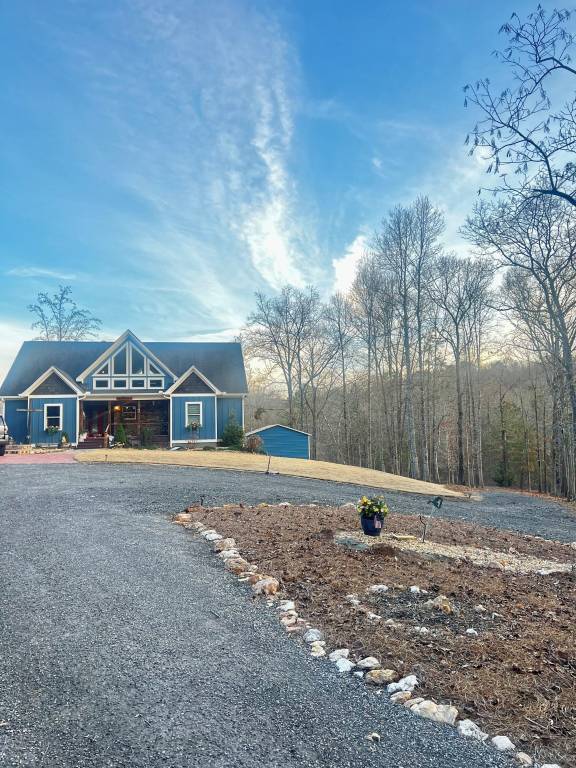 House  Cartersville