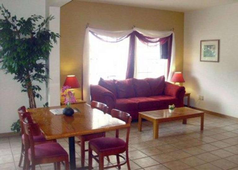 Rodeway Inn Salina North — photo 5