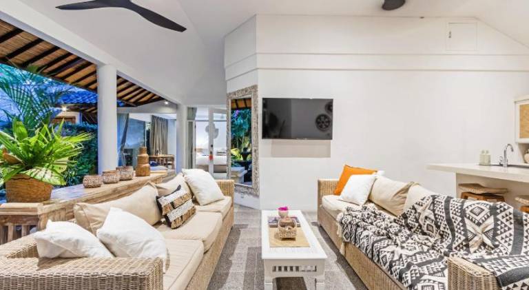 Big villa with pool | Close to the beach | Pets allowed — photo 2