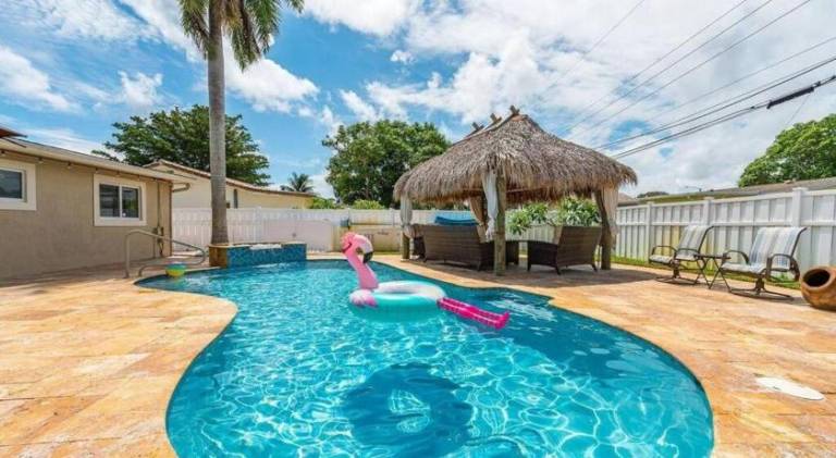 Deerfield Retreat! Walk to the Beach! Sleeps 8! in Deerfield Beach, FL