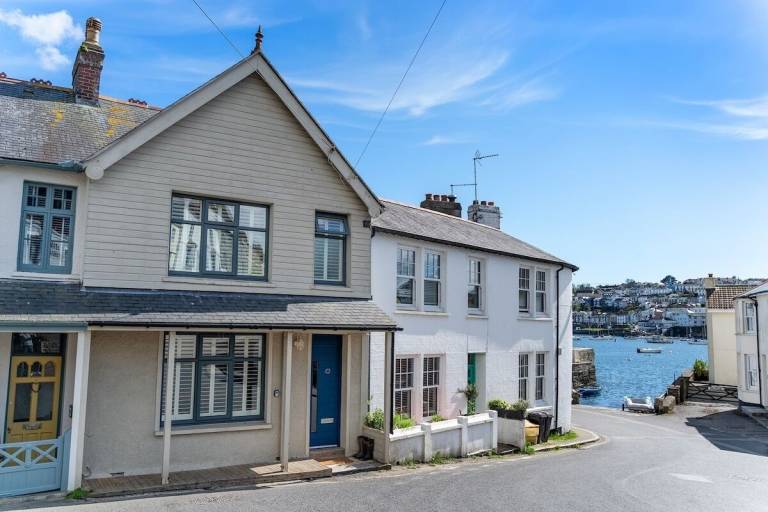 House  Mylor Bridge