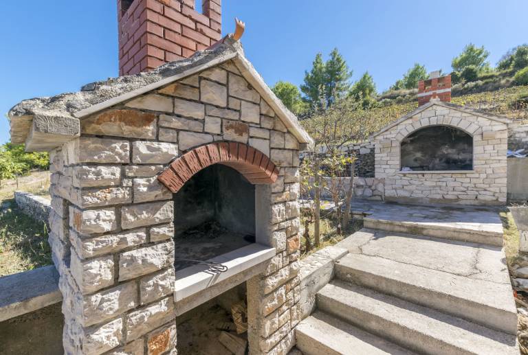 Vacation home with BBQ & garden — photo 4