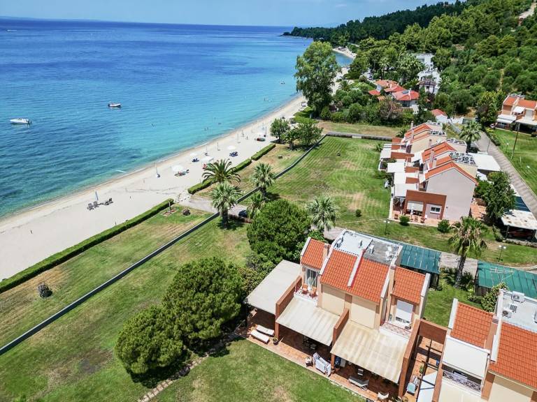 Cozy Dora's Beach House Offers Panoramic Views of Sea! — photo 3