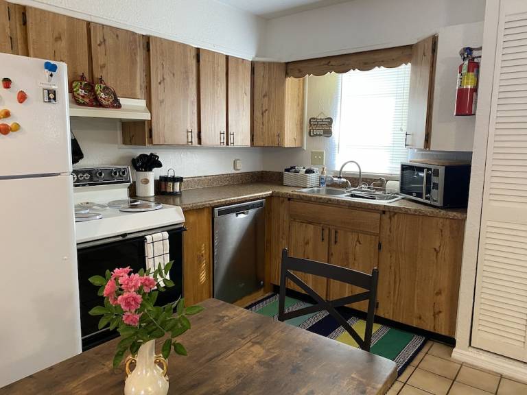 House  Oak Knoll