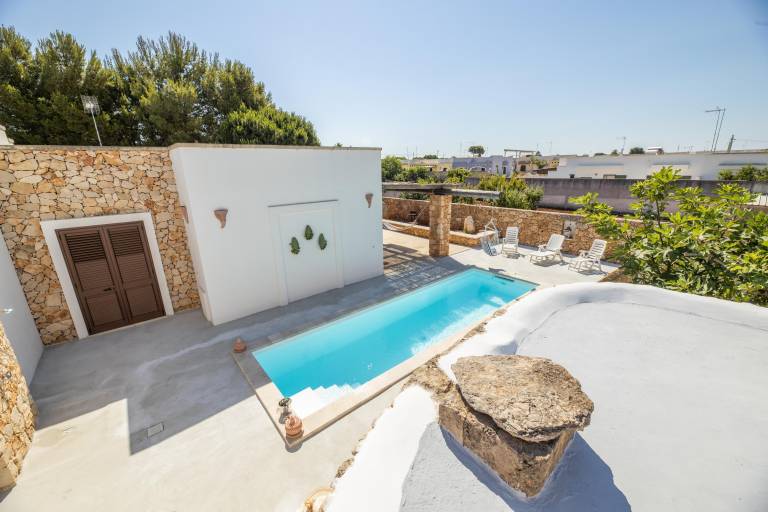 Children-friendly pleasant villa with yard, patio & private pool | Garden view | Pets are welcome — photo 2