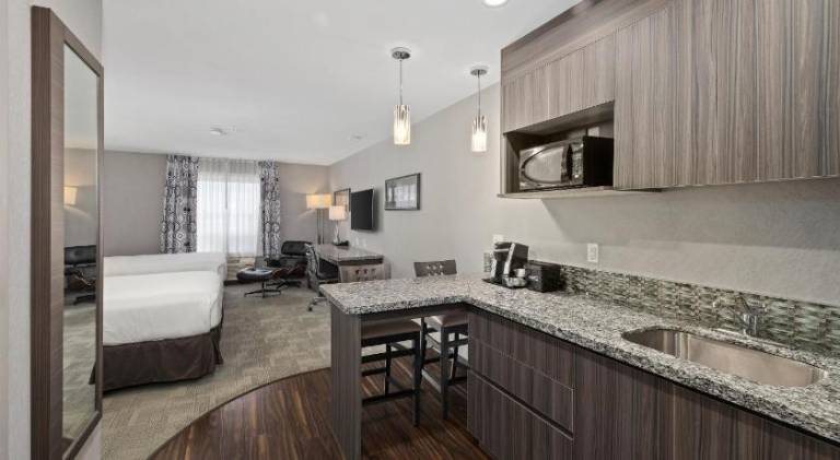 Home Inn & Suites Saskatoon South — photo 3