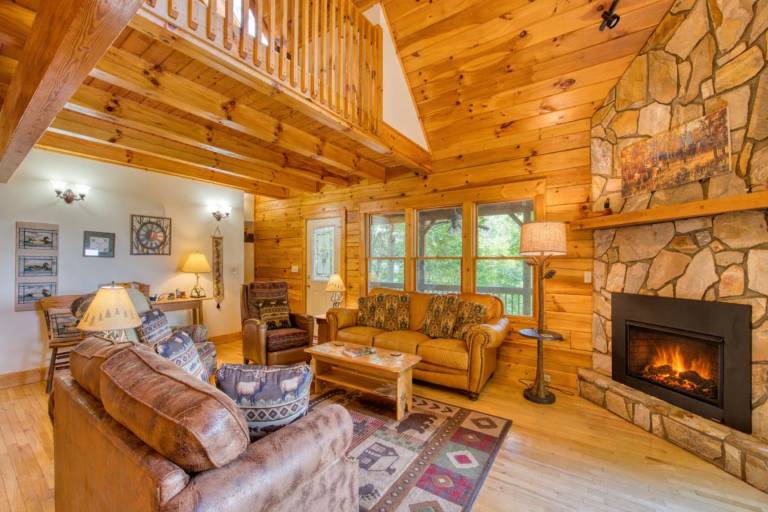 Cabin with barbecue & hot tub | Mountain view — photo 3