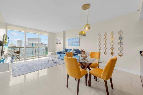 Serviced apartment with sauna, patio & hot tub | Close to Bayfront Park — photo 3