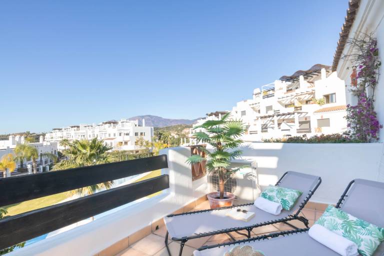 Apartment with pool, yard & terrace | Mountain view | Perfect for remote work — photo 2