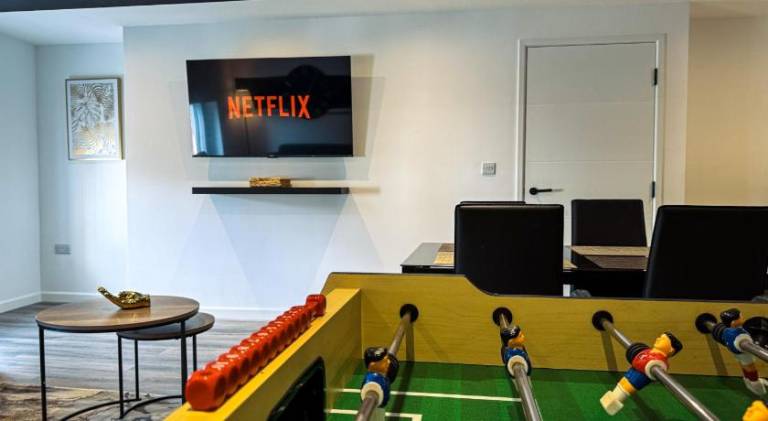 Serviced apartment | Next to Liverpool Cathedral | Good for workation | Pets allowed — photo 4