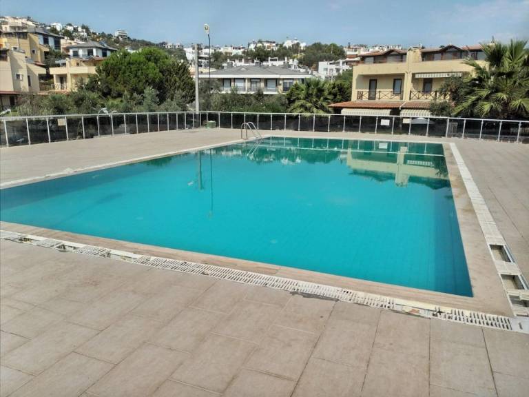 Villa on site with pool by the sea — photo 3
