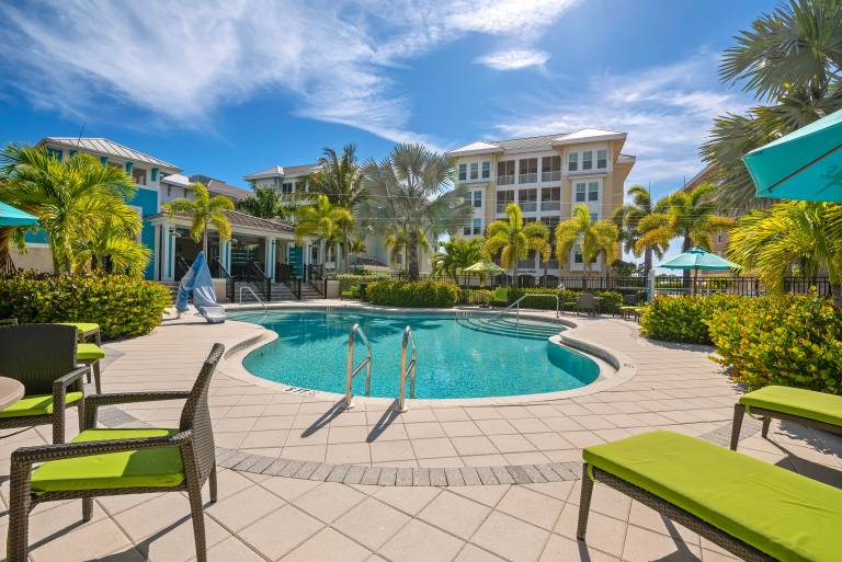 Family-oriented spacious condo with heated pool | Water view | Pets allowed — photo 5