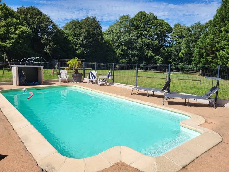 Gite with garden, terrace & heated pool | Pet-friendly — photo 2