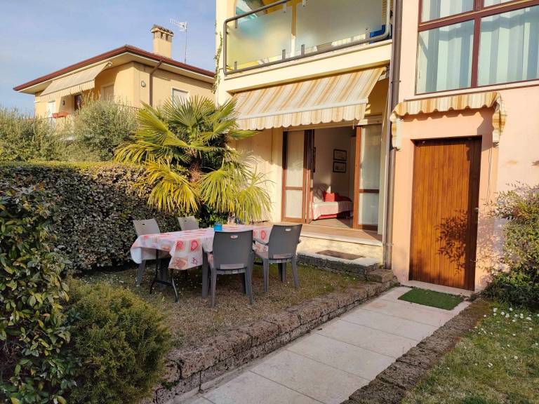 Residence MokyA, pool, WiFi, garden, garage in Lazise