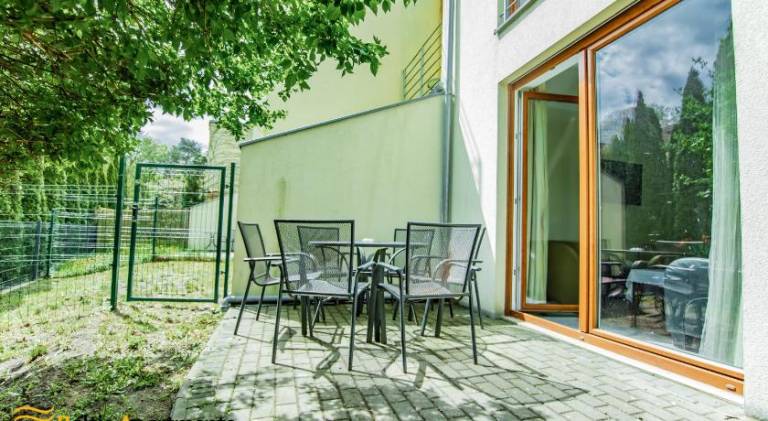 Beautiful rental apartment with patio & yard | Pets allowed — photo 5