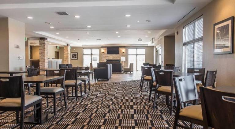 Quality Inn & Suites — photo 4