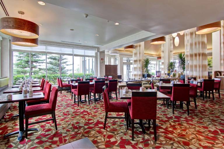 Hilton Garden Inn Calgary Airport — photo 4