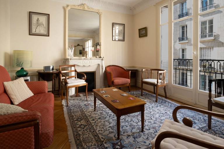 Das Haus im Haussmann Stil in Sarcey &ndash; Welkeys