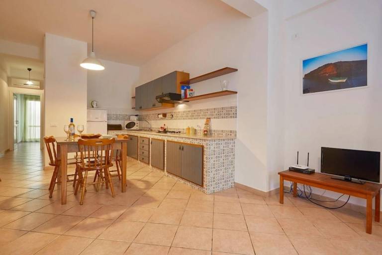 Villa with hot tub, barbeque & garden in Castellammare del Golfo