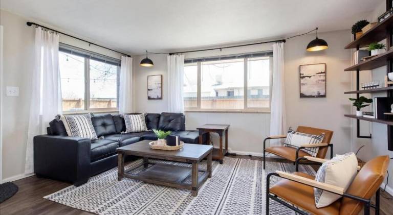 Vacation home | Suitable for remote work in Wheat Ridge, CO