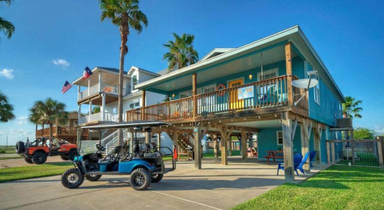 House with BBQ & pool in Port Aransas, TX