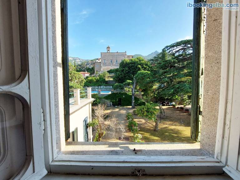 Rental apartment with yard — photo 5