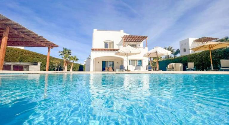 Beautiful villa with jacuzzi & pool | Next to the beach | Dogs allowed in Hurghada