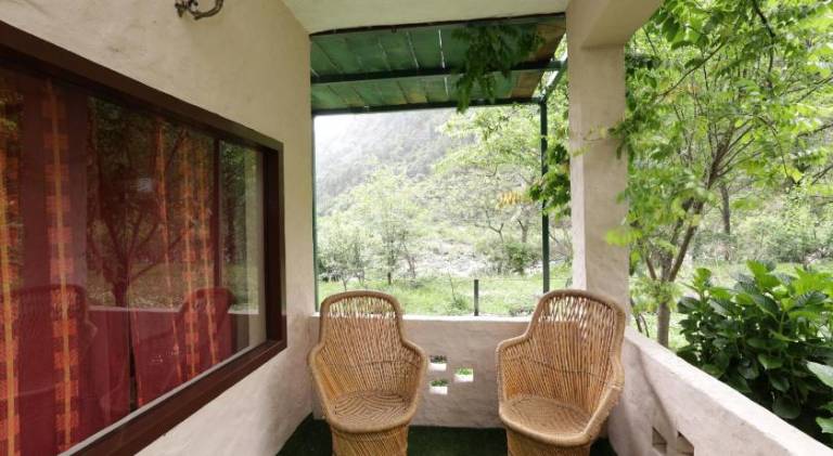 Thehraav By The River - Mudhouse Odyssey, Tirthan Valley — photo 3