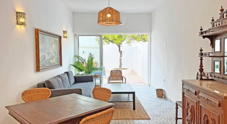House with yard, BBQ & terrace — photo 4