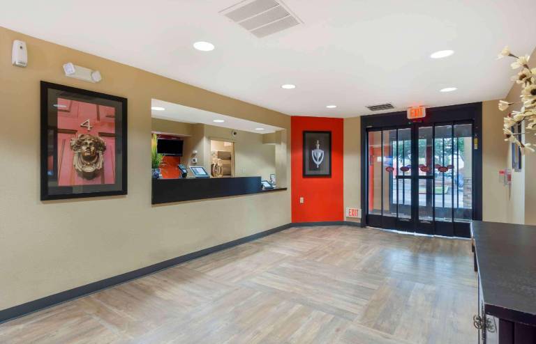 Studio 6 Suites Seattle Kent WA — photo 3