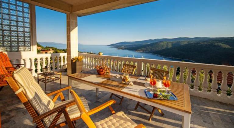La casa di Marko Sea View Apartments with Jacuzzi and Sauna in Labin