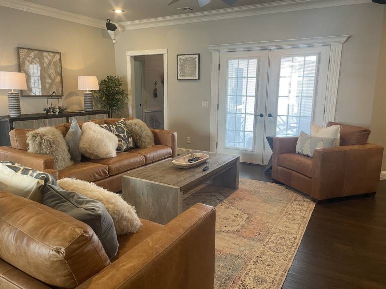Child-friendly vacation home with yard | Pets are welcome — photo 2