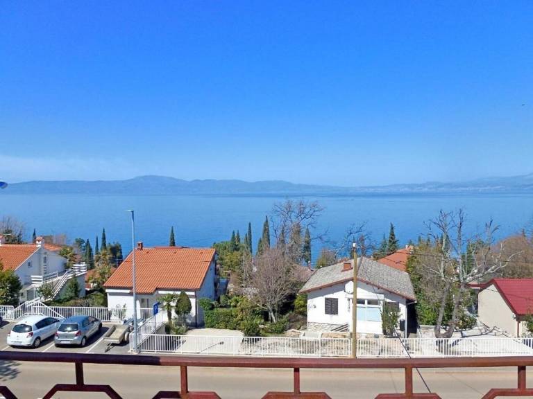 Holiday apartment with patio, pool & barbecue | Sea view — photo 3