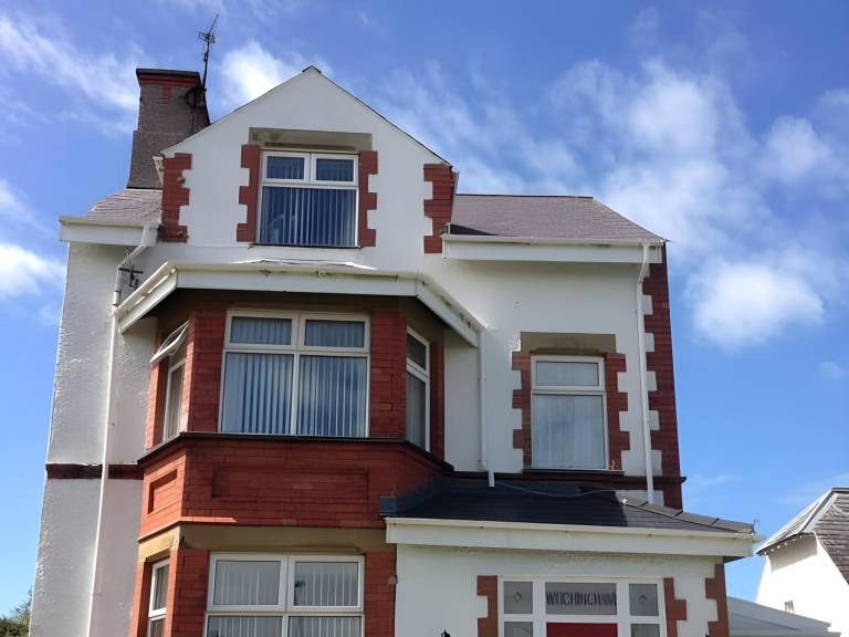 Witchingham B&B in Holyhead