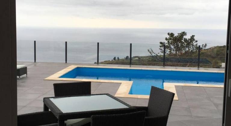 Fully equipped wonderful villa with private pool, jacuzzi & patio | Pets allowed — photo 3